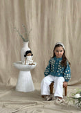 Load image into Gallery viewer, Daisywave Hand-Knitted Cardigan